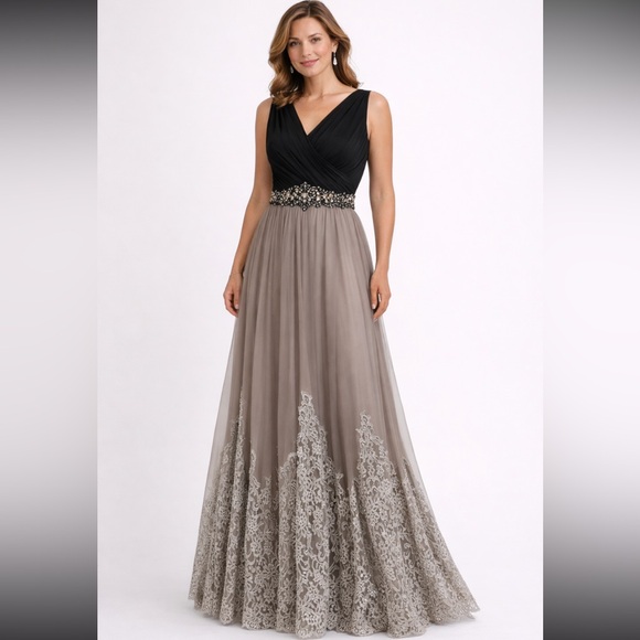 Carmen Marc Valvo Dresses & Skirts - Carmen Mark Valvo beaded lace and mesh long skirt